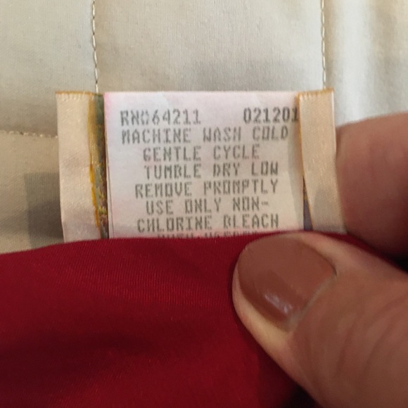 LADY IN RED SEXY GOWN - Picture 7 of 9